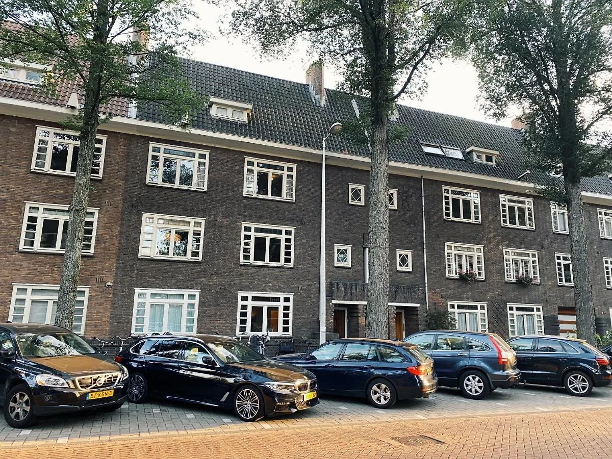 Lovely & Spacious Apartment In \'Old-South\' Area location